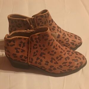 Amazon essentials  ankle booties for women